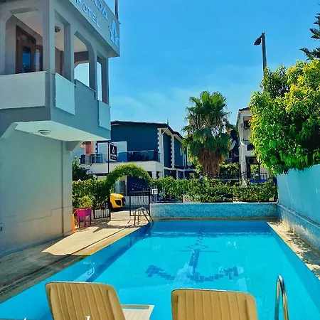 Amanda Hotel *